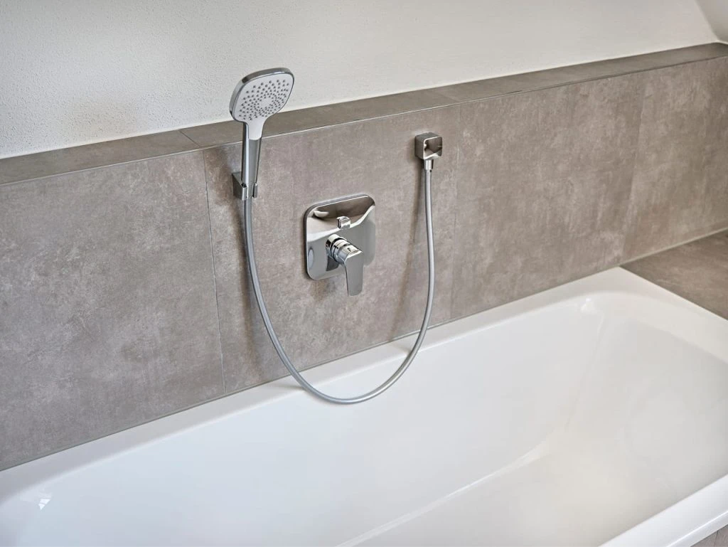 Modern ausgestattetes Badezimmer einer Neubauwohnung